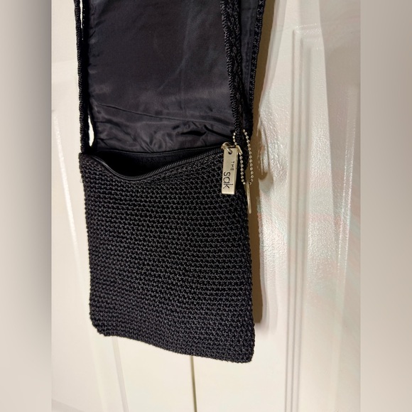 THE SAK black crossbody Crochet Knit Small Shoulder Bag Purse Zip Closure - Picture 4 of 7